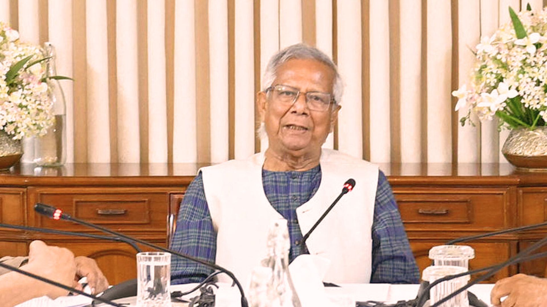 প্রধান উপদেষ্টা ডঃ মুহাম্মদ ইউনূস 